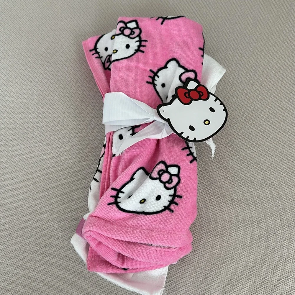 HELLO KITTY PACK OF 2 HAND TOWELS NEW WITH TAG